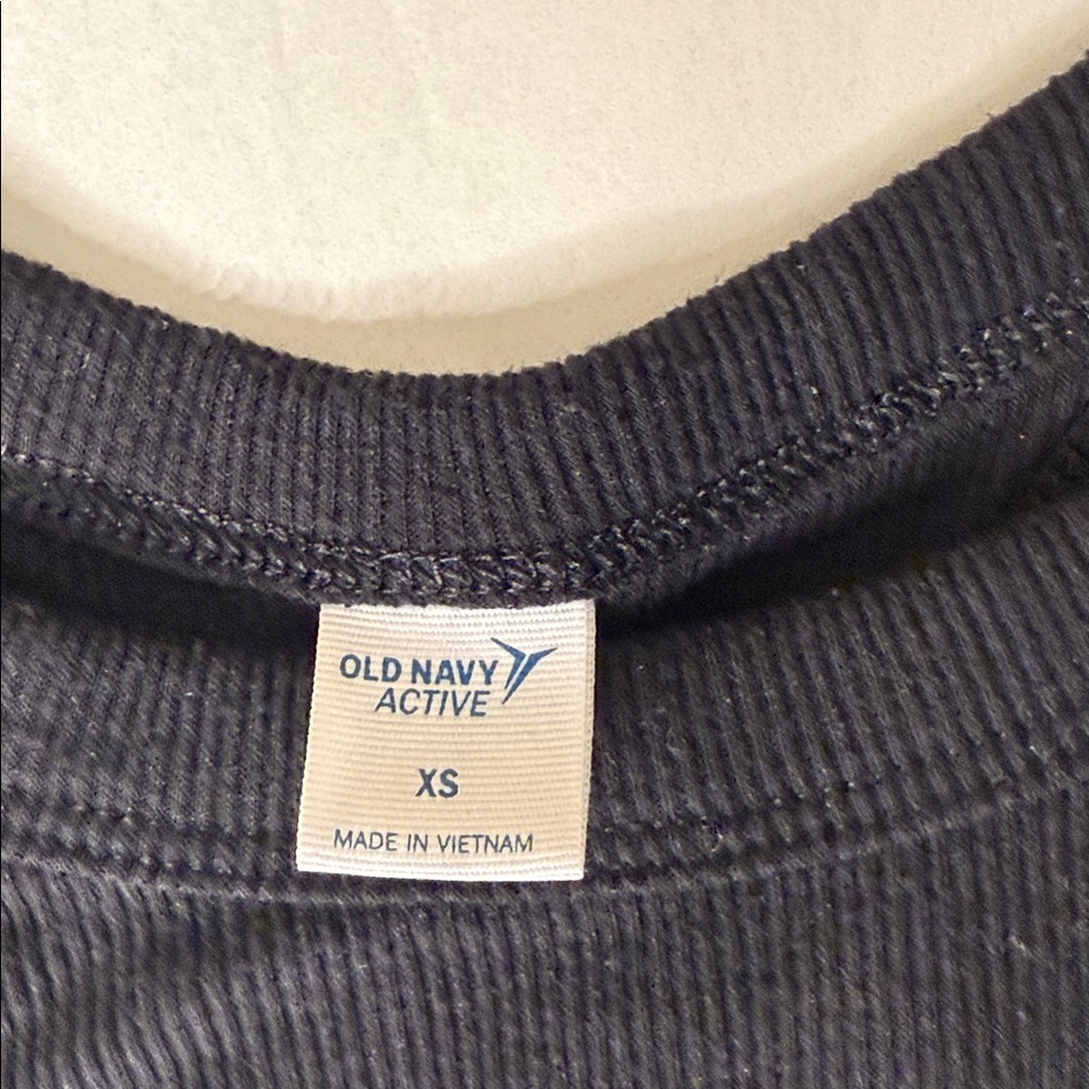 Old Navy Active Black Ribbed Tank - Picture 4 of 5